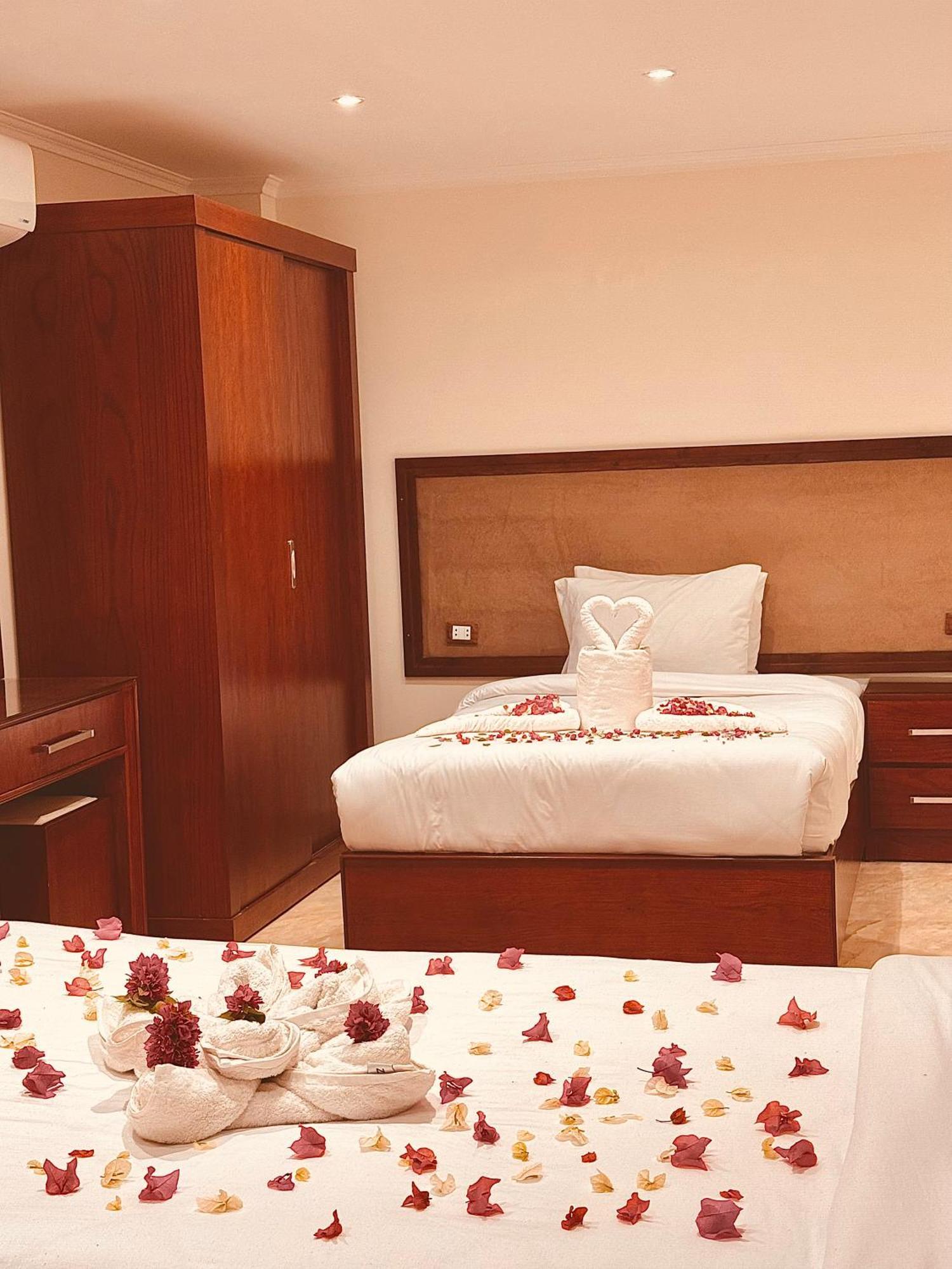 Flower Pyramids Inn Kafret el-Gabal Exterior foto