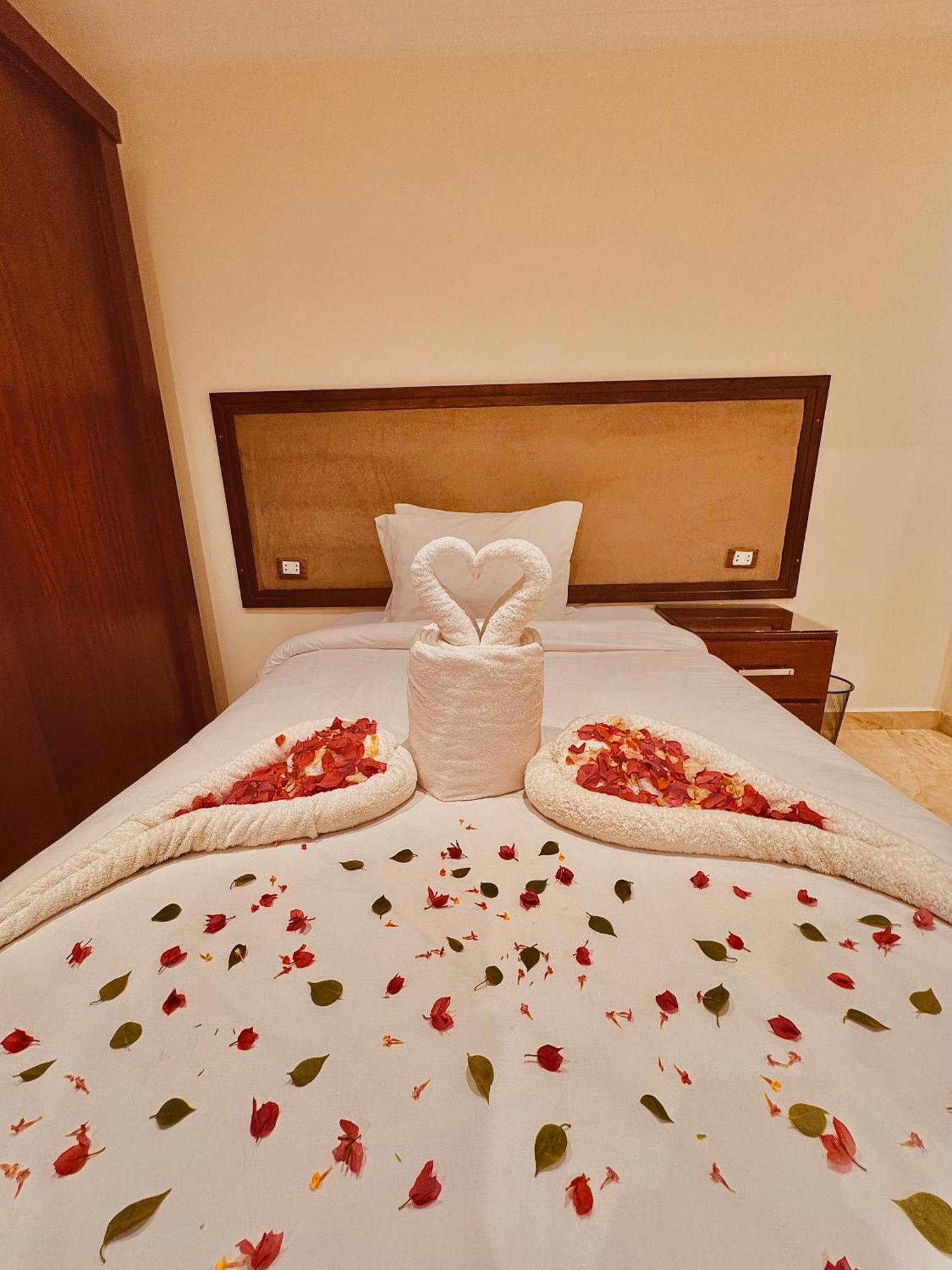 Flower Pyramids Inn Kafret el-Gabal Exterior foto